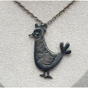 Vintage Farm Silver-Tone Oxidize Metal Rooster Pendant Push Lock Necklace